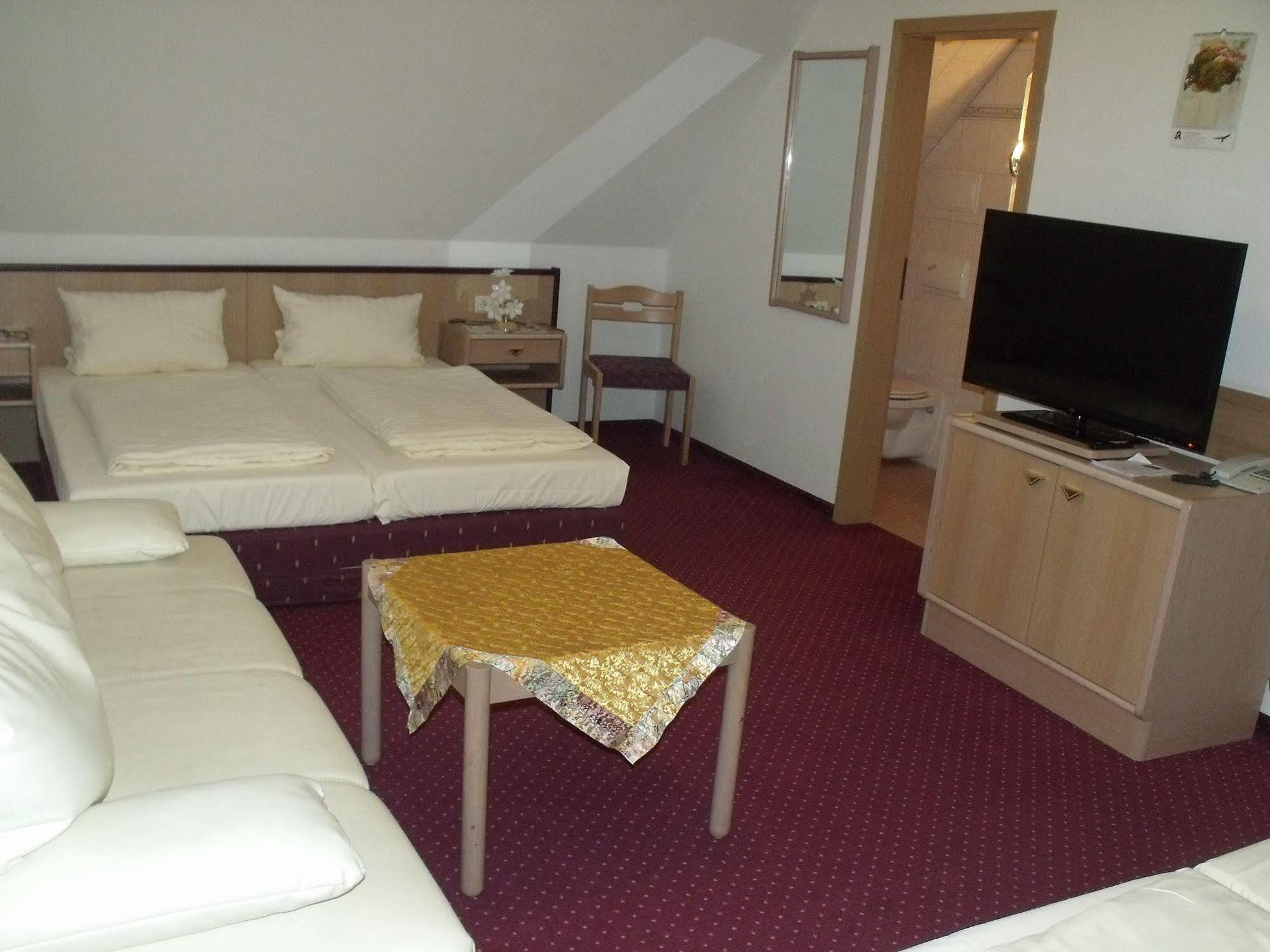 Seehotel Schorfheide Althuttendorf Buitenkant foto